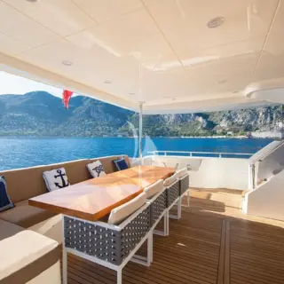 Aft deck dining