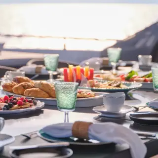 FOUR JOYS - Image 22