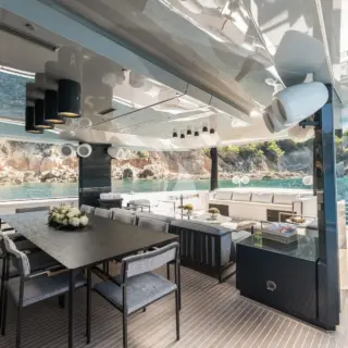DHAMMA II - Aft Dinning Table