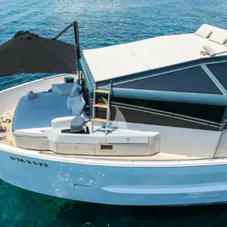 DHAMMA II - Foredeck Solarium