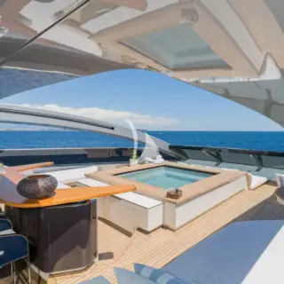 HALO - Sundeck