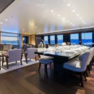 HALO - Main deck salon