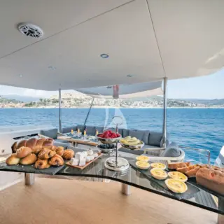 MAORIA - aft deck dining 2