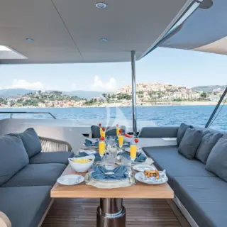 MAORIA - aft deck dining