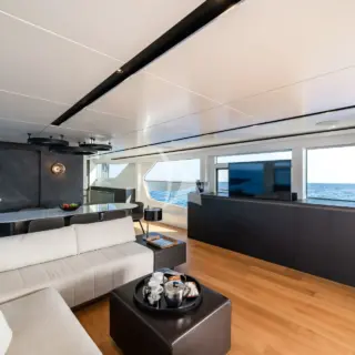 MAORIA - main saloon with TV up