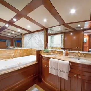 Master cabin en-suite facilities(jacuzzi) main deck