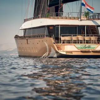 Anetta view from stern