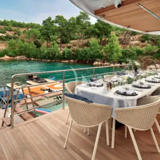 Main deck aft