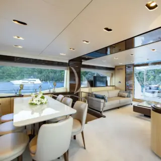 Salon dining