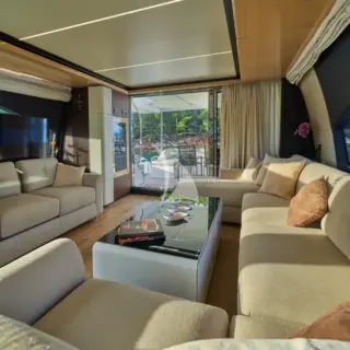 Saloon 1