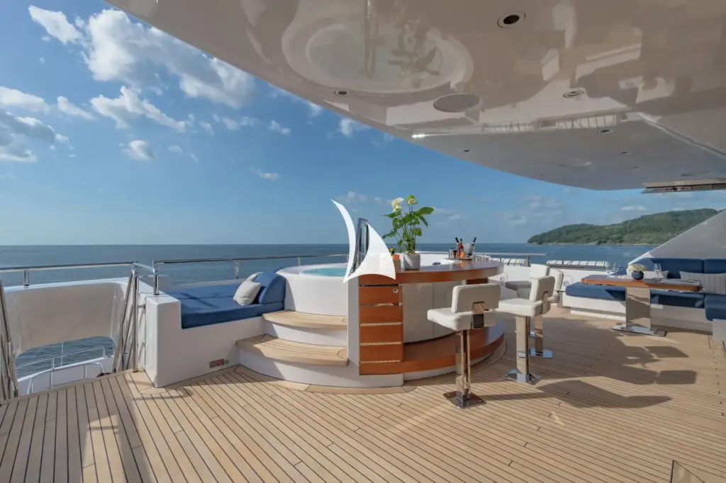 STARLUST - Sun deck aft bar and jacuzzi