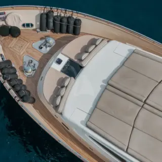 ACCAMA DELTA SUNBEDS ON FOREDECK
