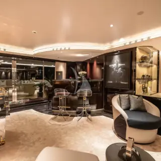 Main Salon Bar