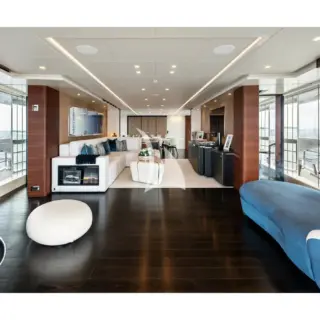 Main Deck - Salon