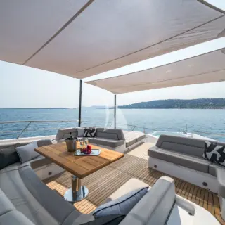 Noroader - fore deck seating