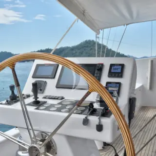 Tukiya S - Helm station
