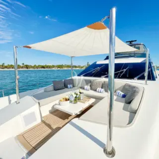 Foredeck seating