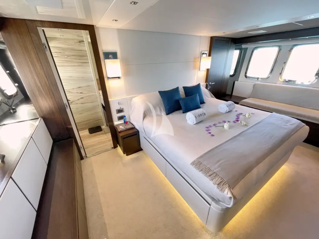 C-DAZE - Master Stateroom