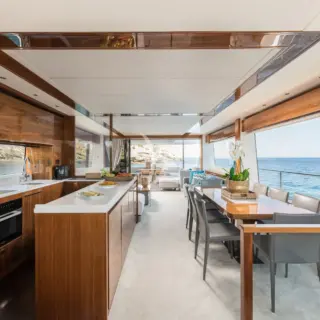 Salon Dining