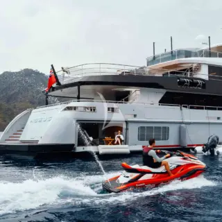 Heeus beachclub and waverunner