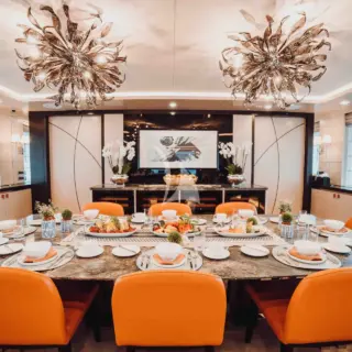 Heeus main salon dining