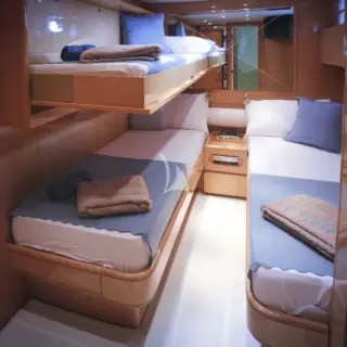 Twin cabin with pullman beds