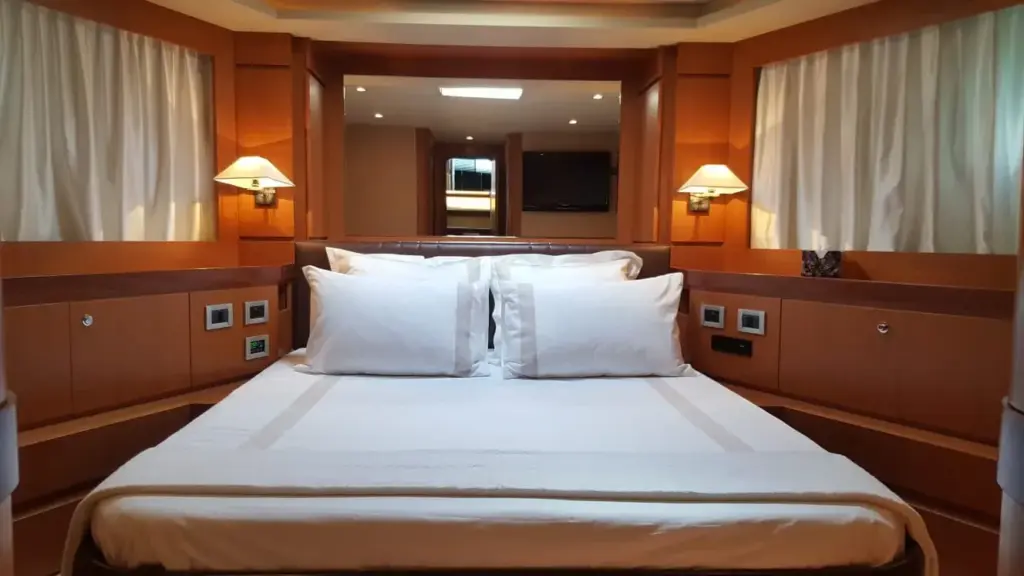 To Escape - VIP cabin