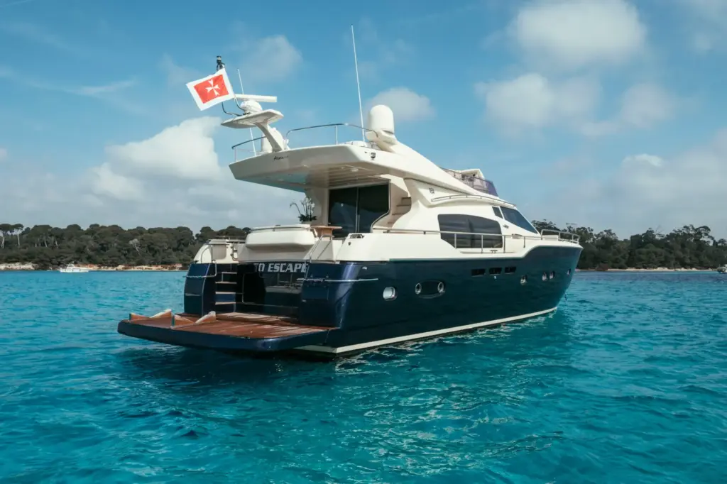 TO ESCAPE's Exterior