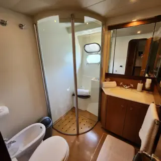 Ensuite to VIP cabin