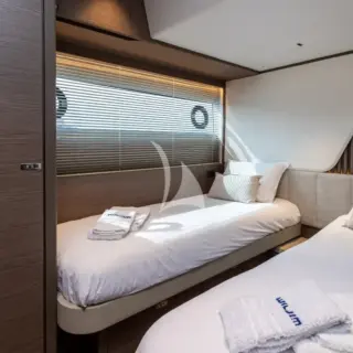 Twin cabin
