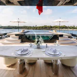 Main Deck Aft Dining