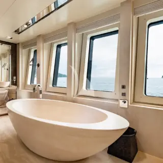 Primary En Suite 1