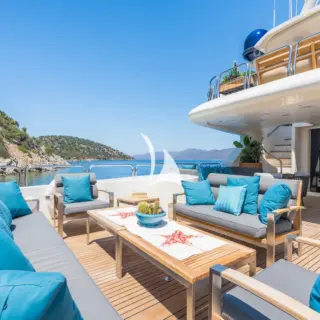 Upper deck lounge area