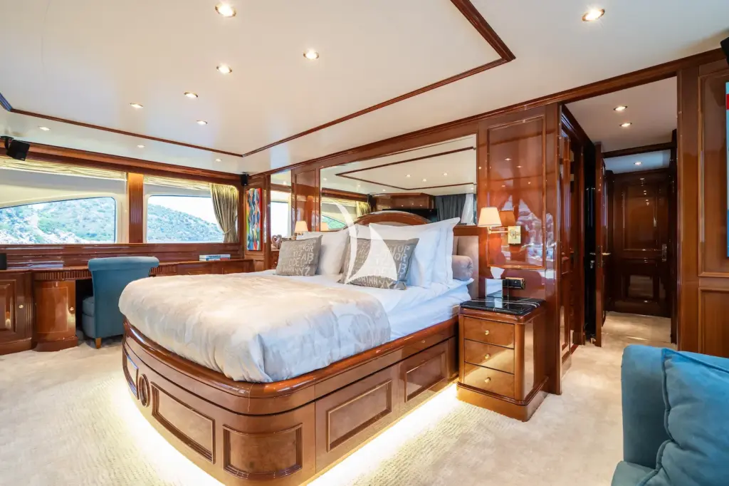 AMADEA - Full beam master stateroom on upper deck