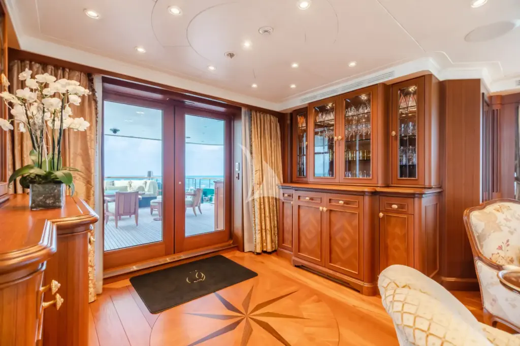 SHADOWL - Doors into Main Salon