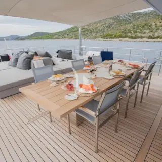 Upper deck