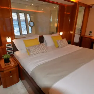 Owner's stateroom 2