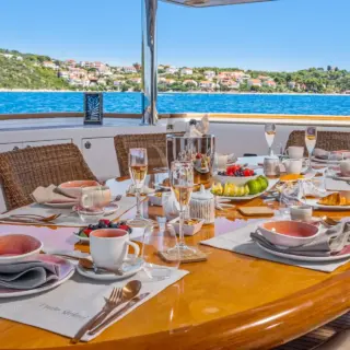 Main Deck Dining Tale Aft View