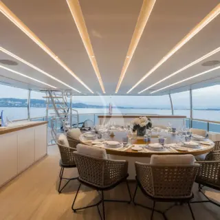 Upper Deck dining