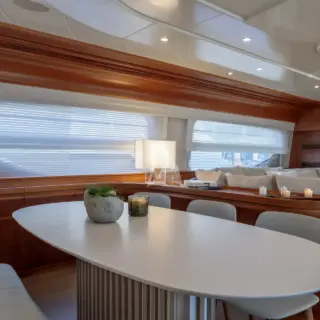 Salon / Dining area