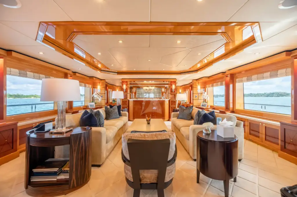 IMPROMPTU - Main Salon