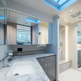 AURA | Master ensuite
