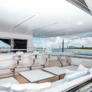 AURA | Bar and Jacuzzi