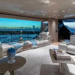 ANOTHER ONE Main Salon