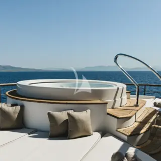 bridge deck - jacuzzi