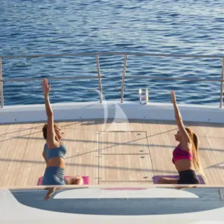 CRAZY HORSE - Fore Deck - Gymnastics 