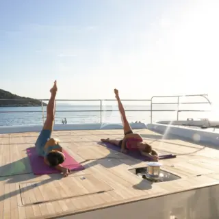 CRAZY HORSE - Fore Deck - Gymnastics 