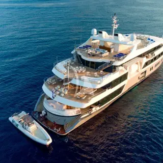 Exterior 3