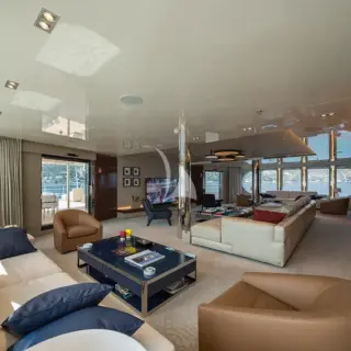 Bridge deck - owner's lounge