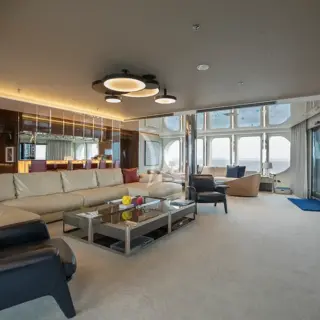 Bridge deck - owner's lounge